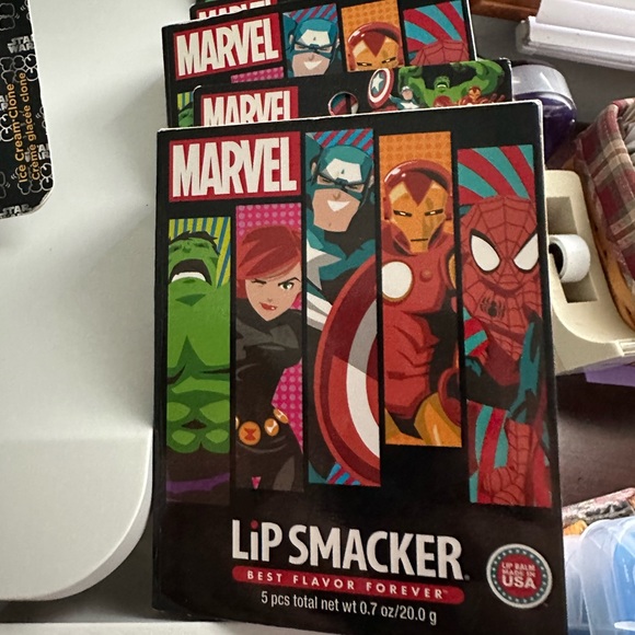 Marvel and Star Wars Lip Smackers NIB. - Picture 2 of 4